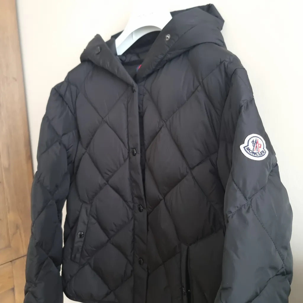 Moncler Arvouin Short Down Jacket Black