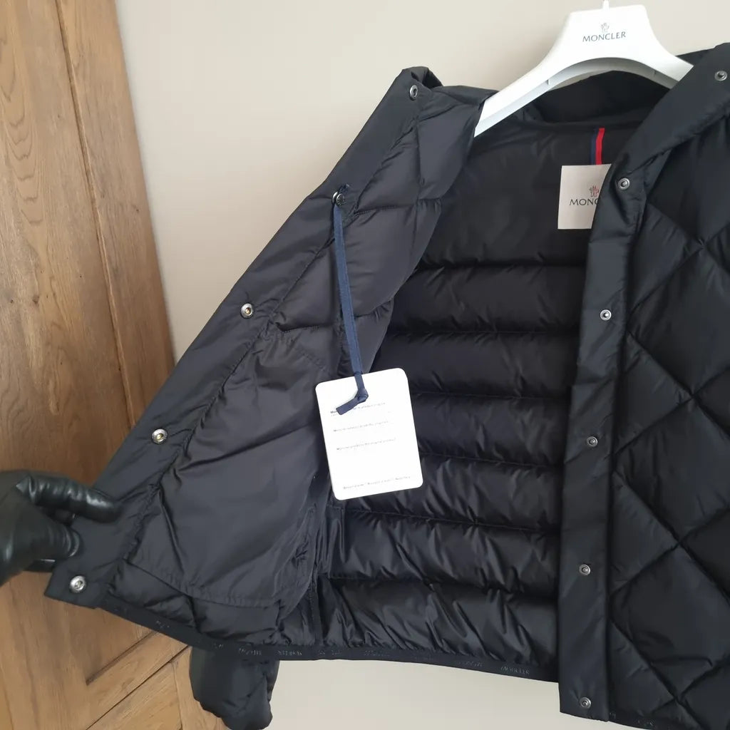 Moncler Arvouin Short Down Jacket Black