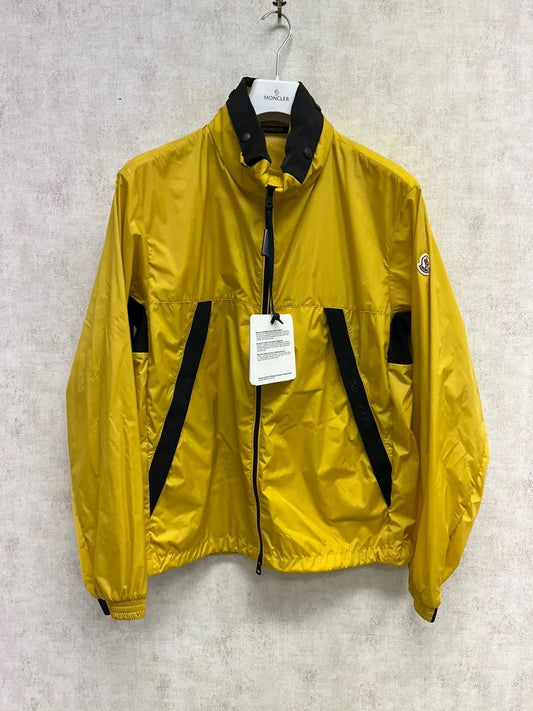 Moncler HEIJI Men's Logo Windbreaker Yellow 68352