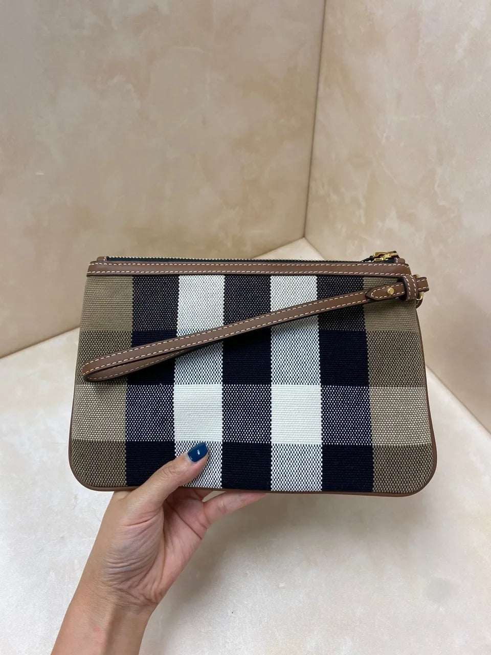 [Customs & VAT Included, Free Shipping] Burberry New Payton House Check Strap Pouch Bag Taupe Brown 80840481 Self-Refurbishable [Germany Hot Deal]  Category: