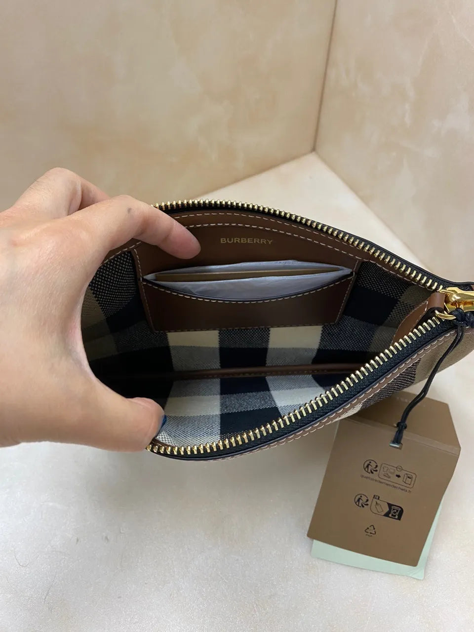 [Customs & VAT Included, Free Shipping] Burberry New Payton House Check Strap Pouch Bag Taupe Brown 80840481 Self-Refurbishable [Germany Hot Deal]  Category: