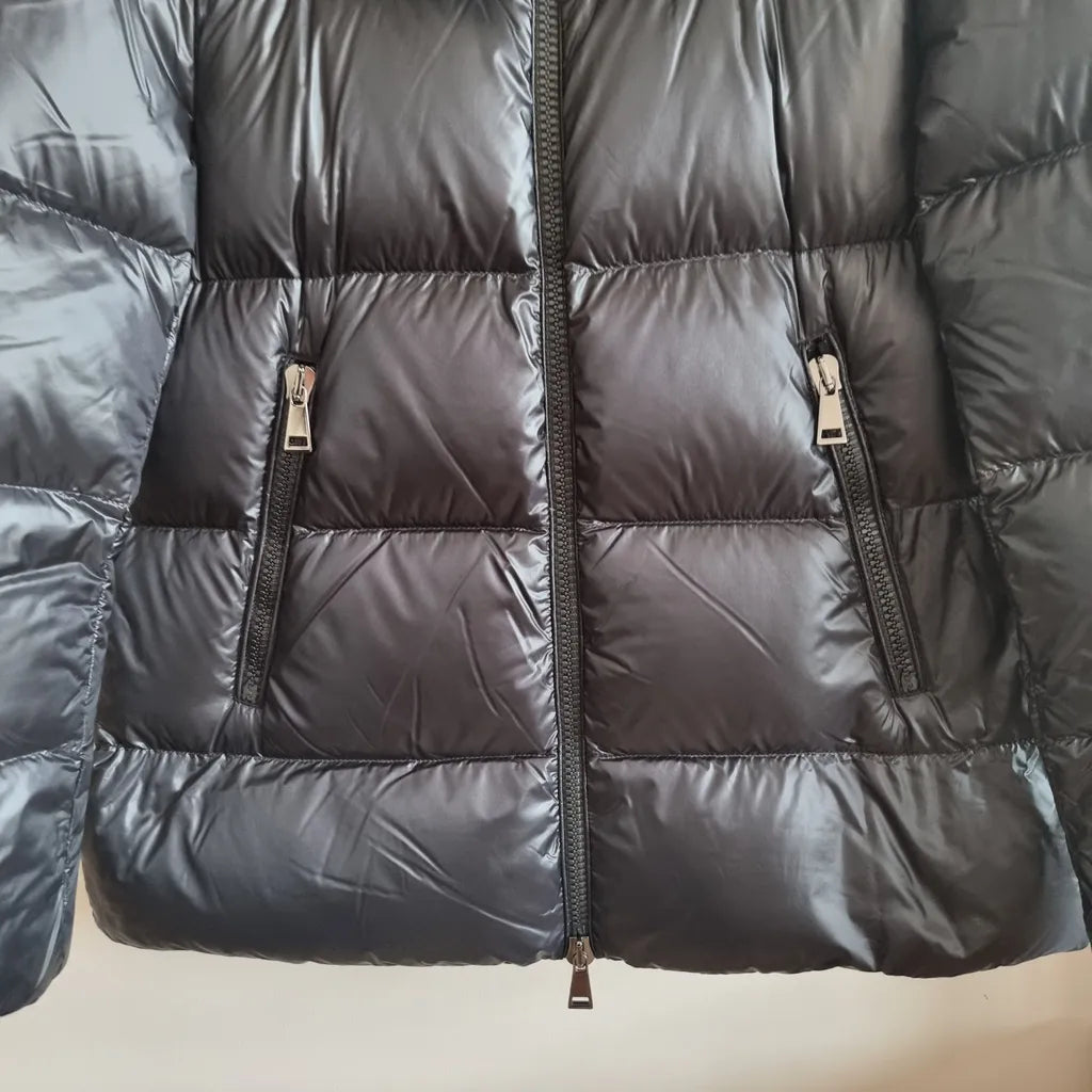 [24/25FW All-Inclusive Price] Moncler Seritte Short Down Jacket