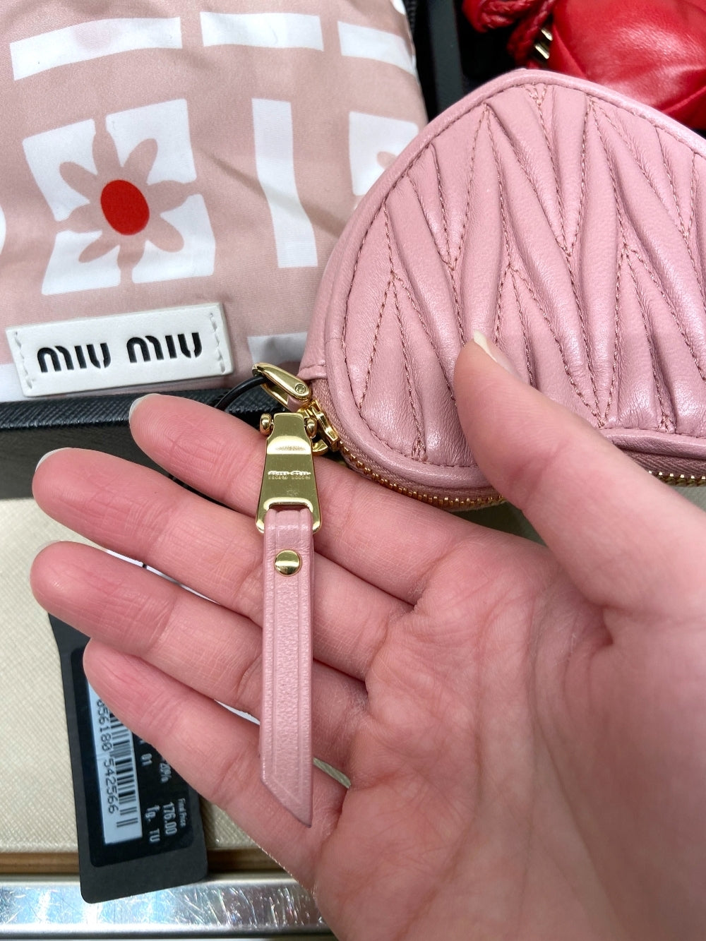 Miu Miu Matelasse Matelasse Heart Coin Purse 5TL358